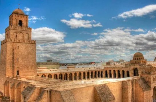 突尼斯的主要城市是哪一个？