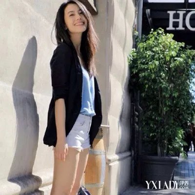 高圆圆韩国街拍照曝光女神称向往踏实安稳的爱情