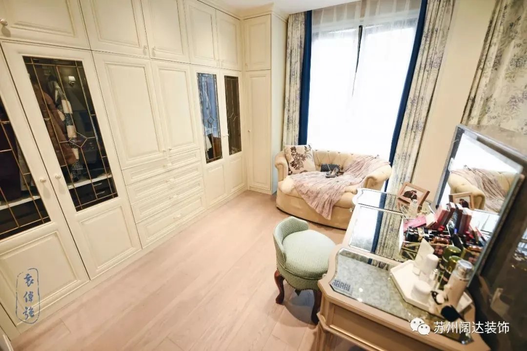 新作| Jenny in the garden.