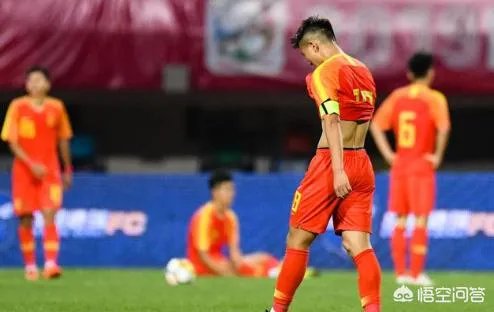 完全看不到希望！国青队0:2负于苦主泰国队！国足到底问题出在哪？