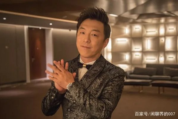 将要重蹈周立波覆辙时，黄渤如何拉张艺兴一把？