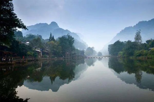 没有黄龙溪和洛带繁华，却是成都周边最美的古镇，这是为何？