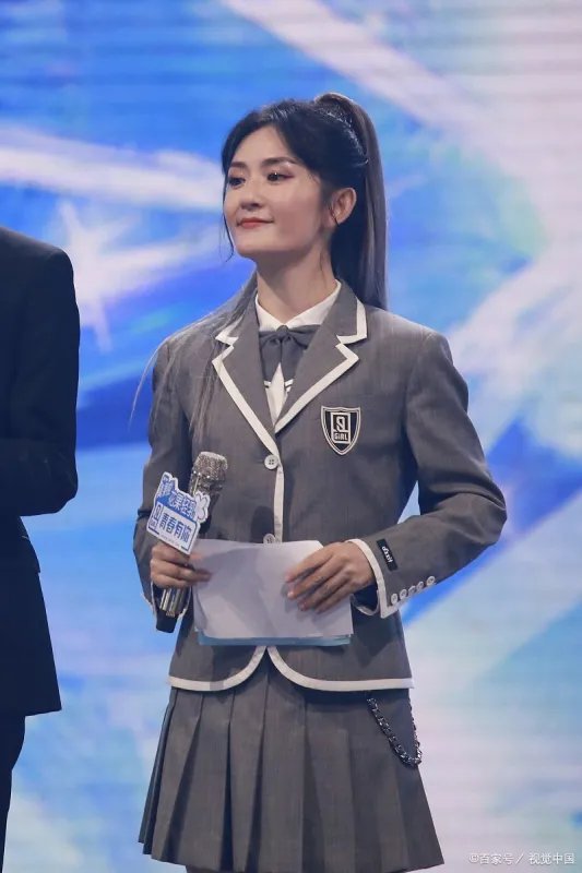 谢娜挺孕肚回归《快本》，你觉得这次回归她的状态如何？