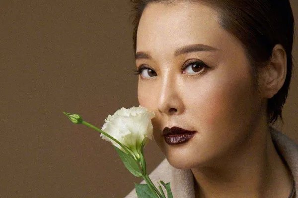 从赵岭到林博文，为何袁立会两段婚姻失败？