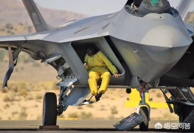 美国的F22和F35都是五代机，它们都有哪些相同点，又有何区别？