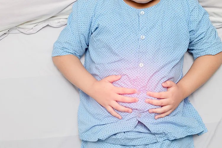 幼儿肚子疼的图片