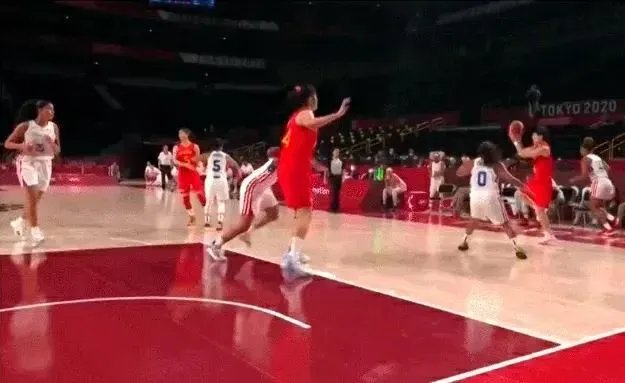 中国女篮42分狂胜波多黎各,姚明笑开了花,中国男篮要哭了吗?