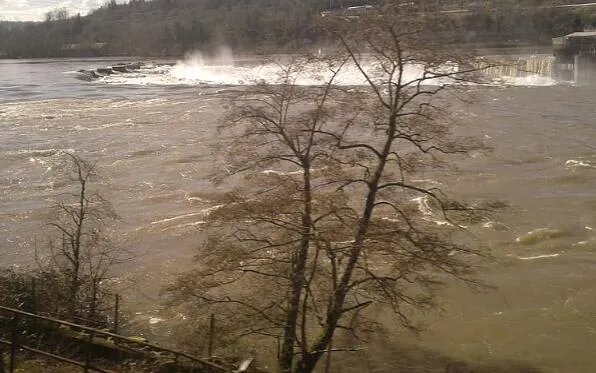 洪涝灾害产生的原因