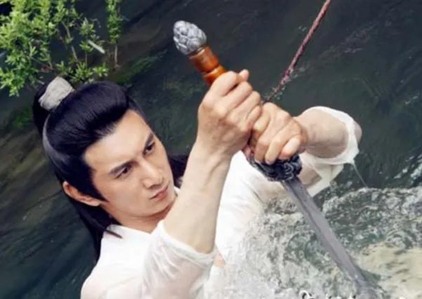 《名捕震关东》里最后无情为什么没有和飘雪在一起？